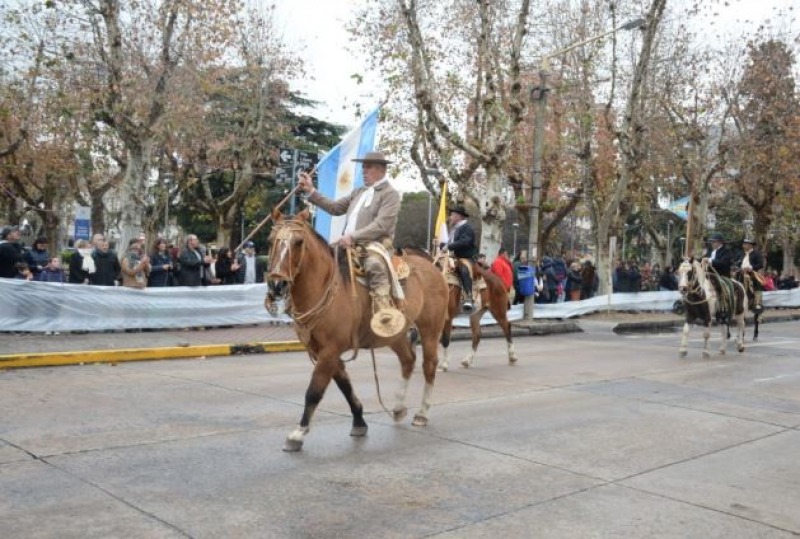 El Municipio organiza el desfile por el 25 de mayo